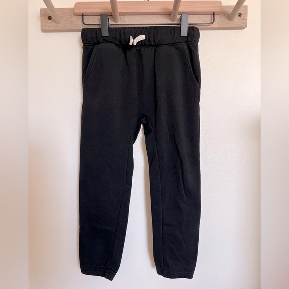 2 Pieces - Old Navy Kids Sweats Size 5T - Picture 3 of 8